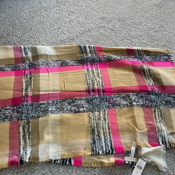 Anthropologie scarf - Picture 3 of 5